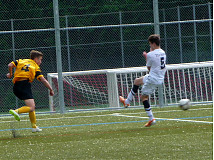 Moritz setzt sich über links durch